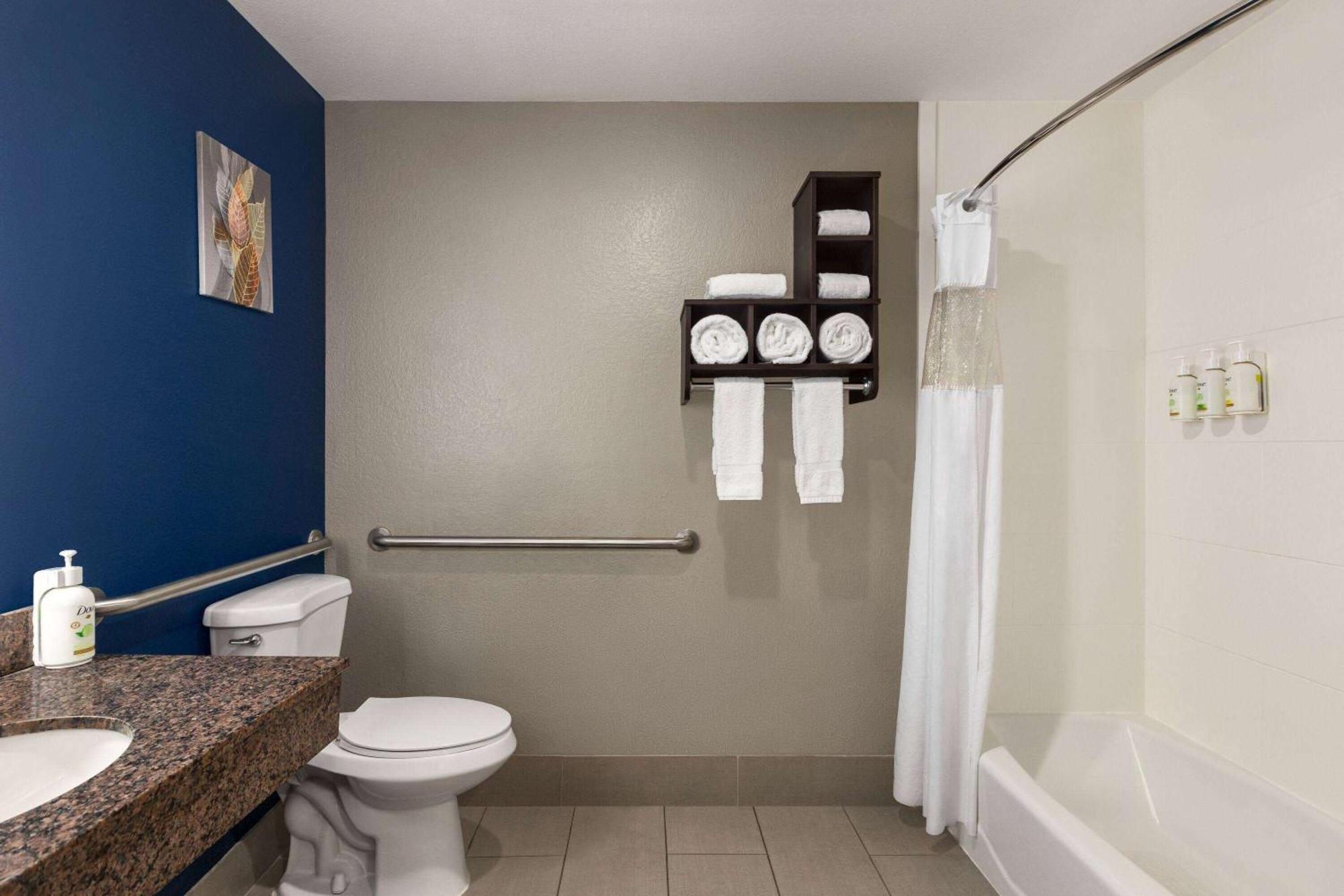 La Quinta By Wyndham San Antonio North Stone Oak Hotel Exterior photo