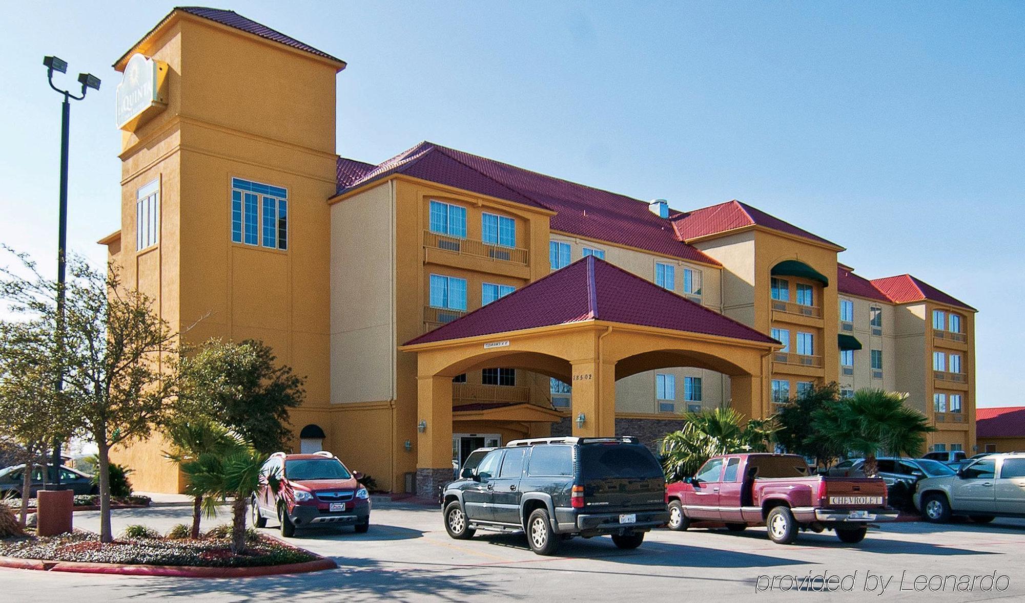 La Quinta By Wyndham San Antonio North Stone Oak Hotel Exterior photo